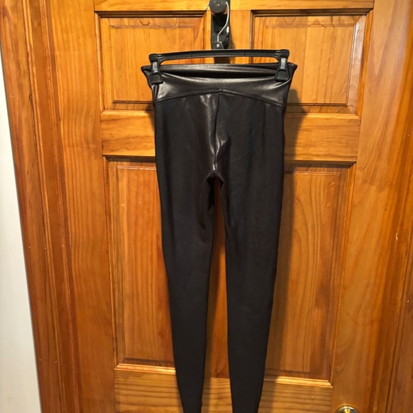 Spanx Faux Leather Leggings in Black Small Petite - Picture 3 of 8